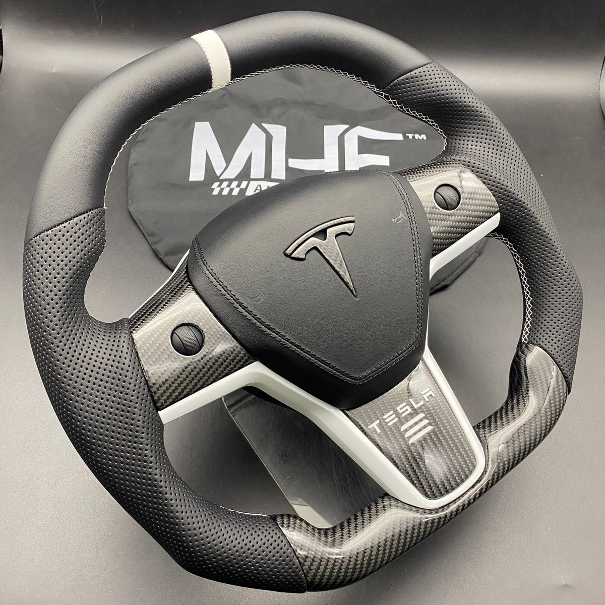 Tesla steering deals wheel model 3